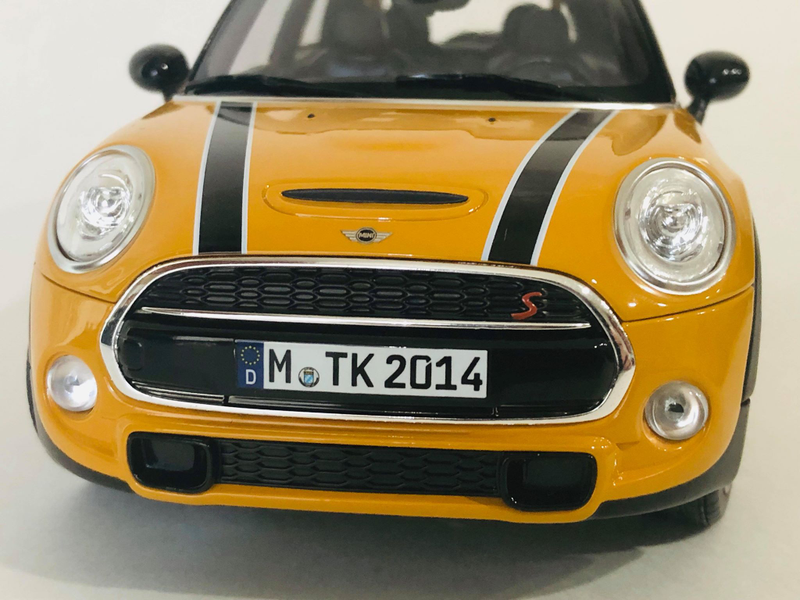 Illustration for article titled Norev 1/18 2014 Mini Cooper S (F56)